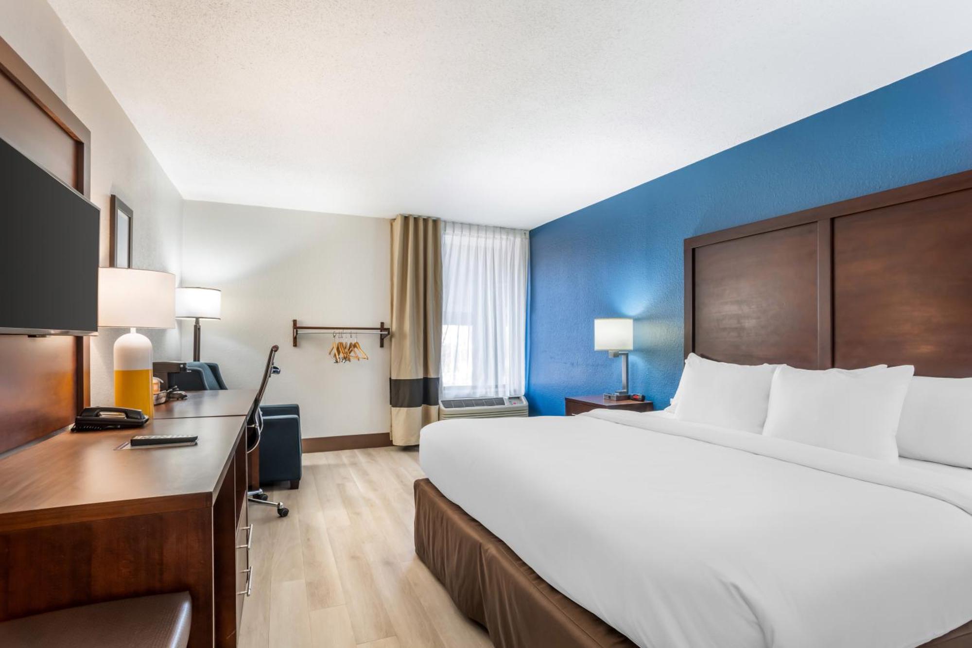 Comfort Airport Uptown Inn