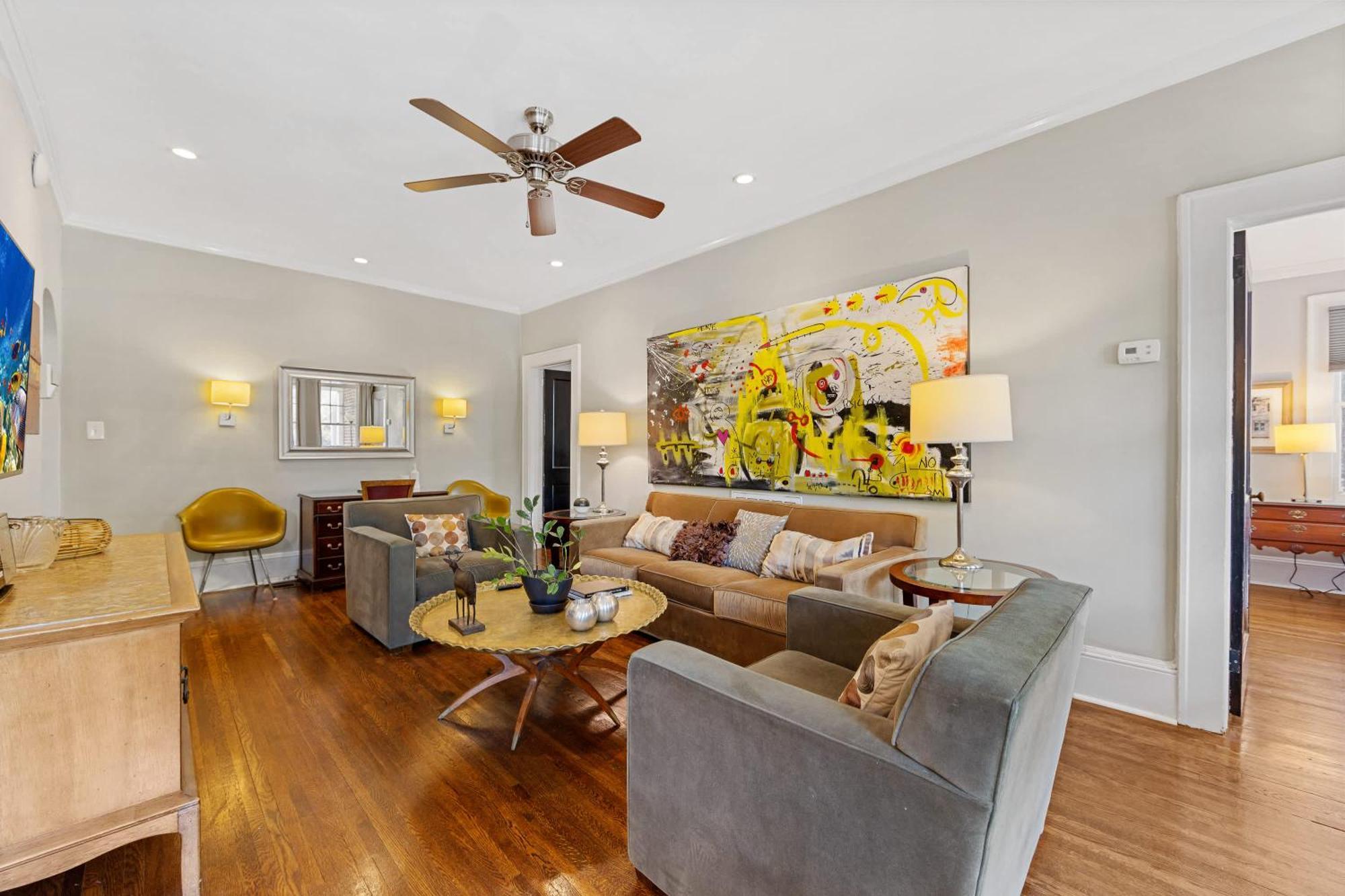 Luxurious Myers Park Living With Screened Porch *