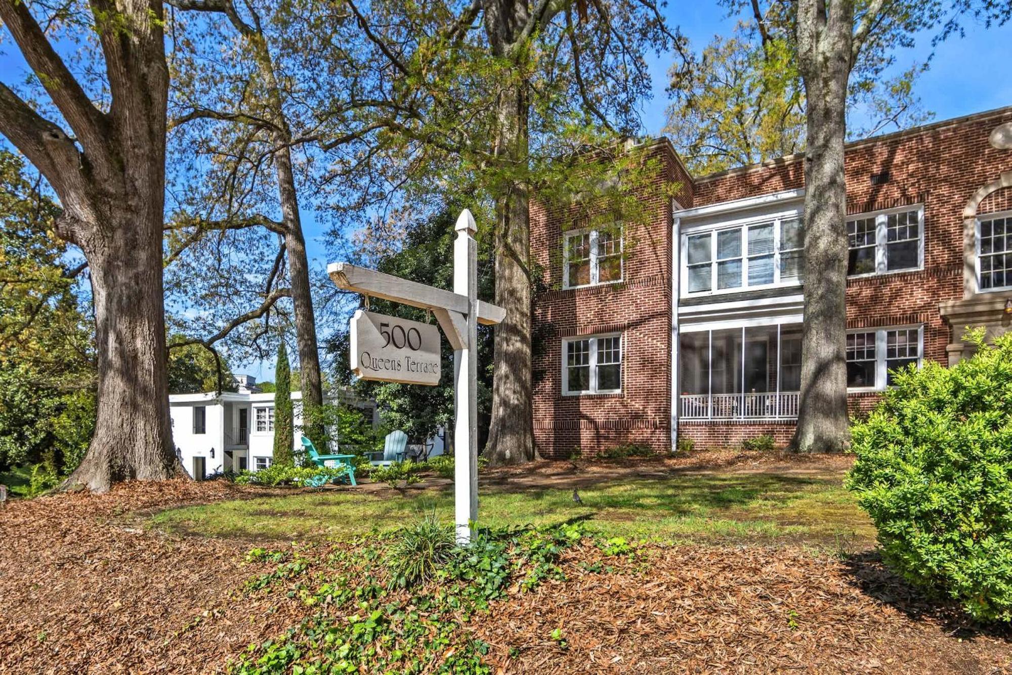 Holiday home Luxurious Myers Park Living With Screened Porch Charlotte