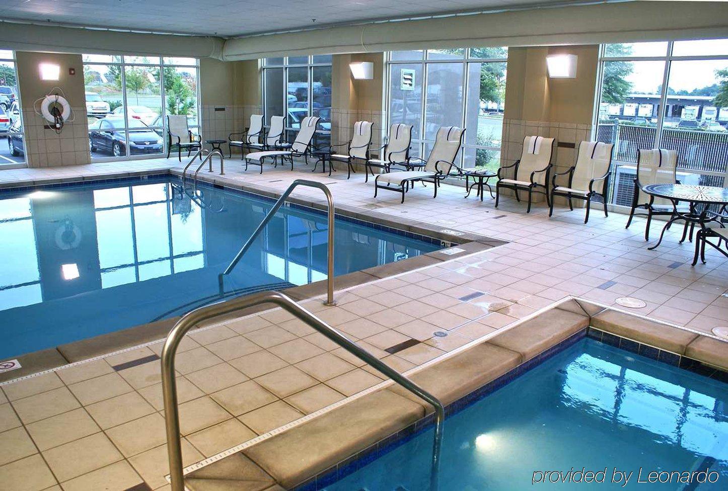 Hampton & Charlotte-airport Hotel