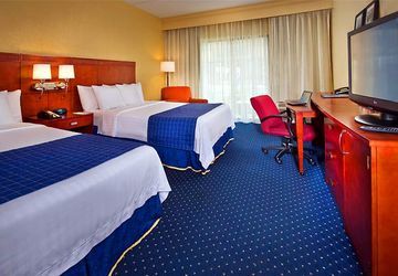 Courtyard Southpark Hotel 3*