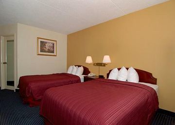 Quality Inn Charlotte 3*