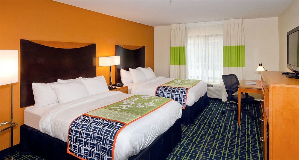 Fairfield & By Marriott Matthews 3* Charlotte