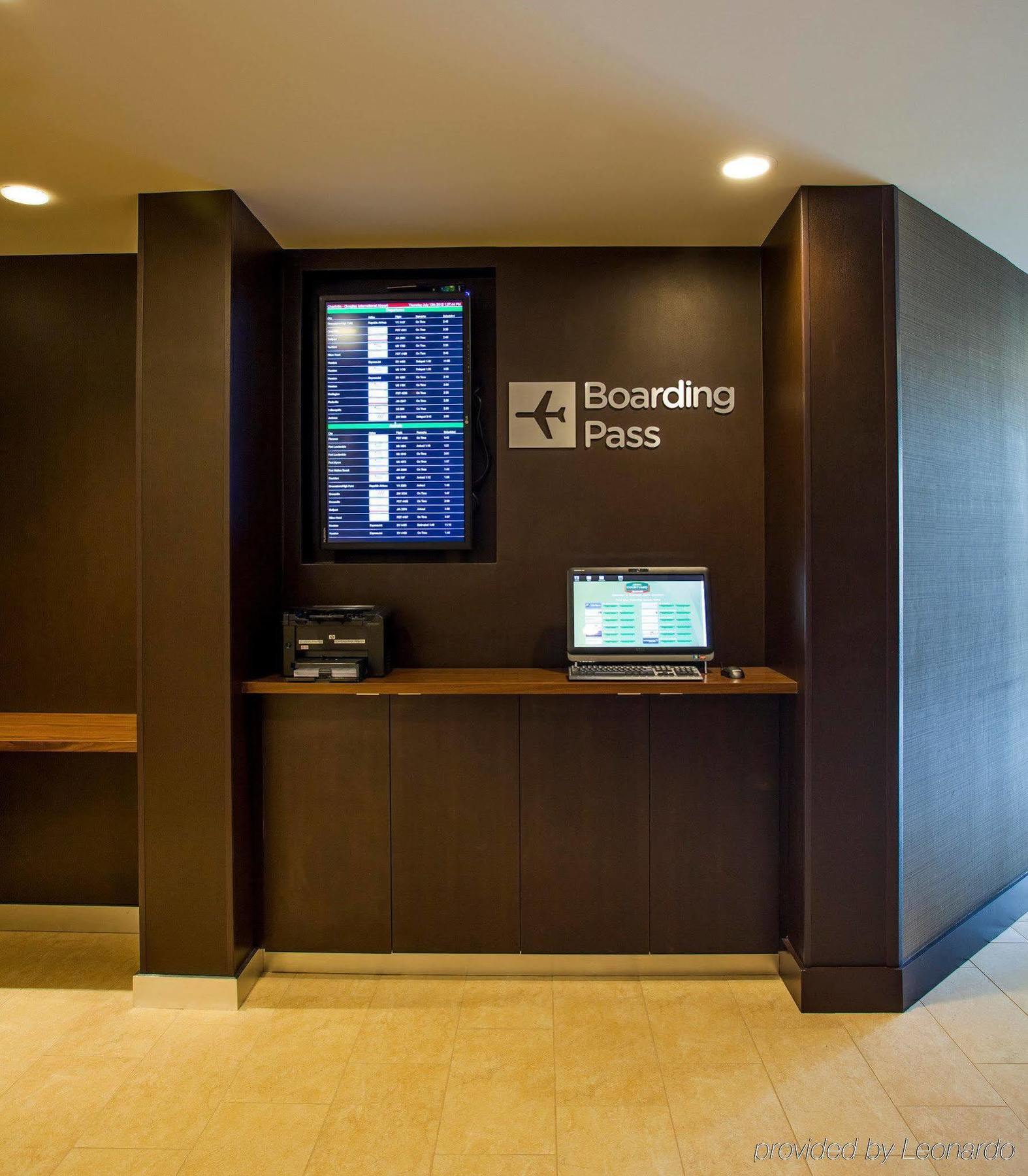Hotel Courtyard By Marriott Airport Loso 3*