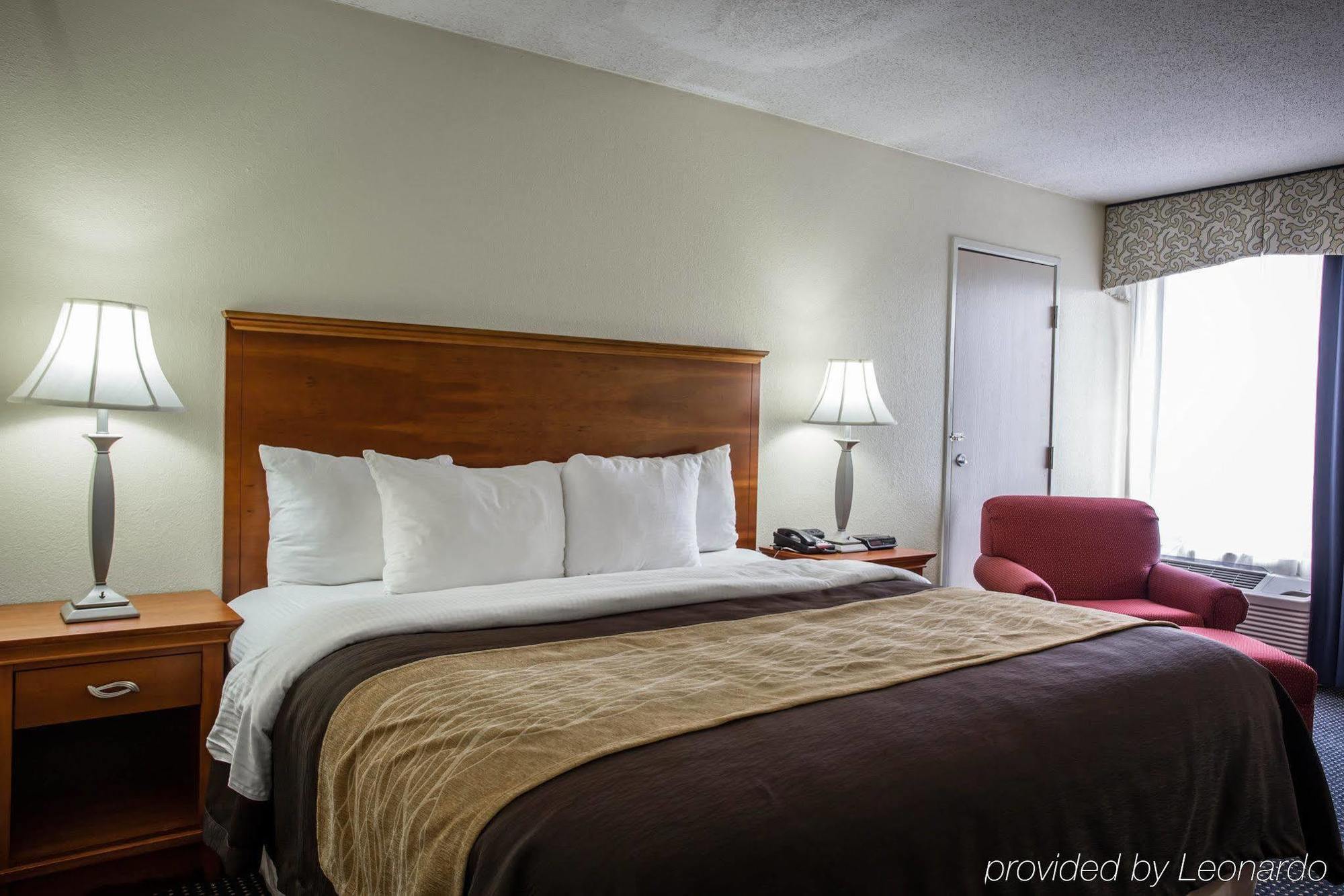 Comfort Airport Uptown Inn 3*