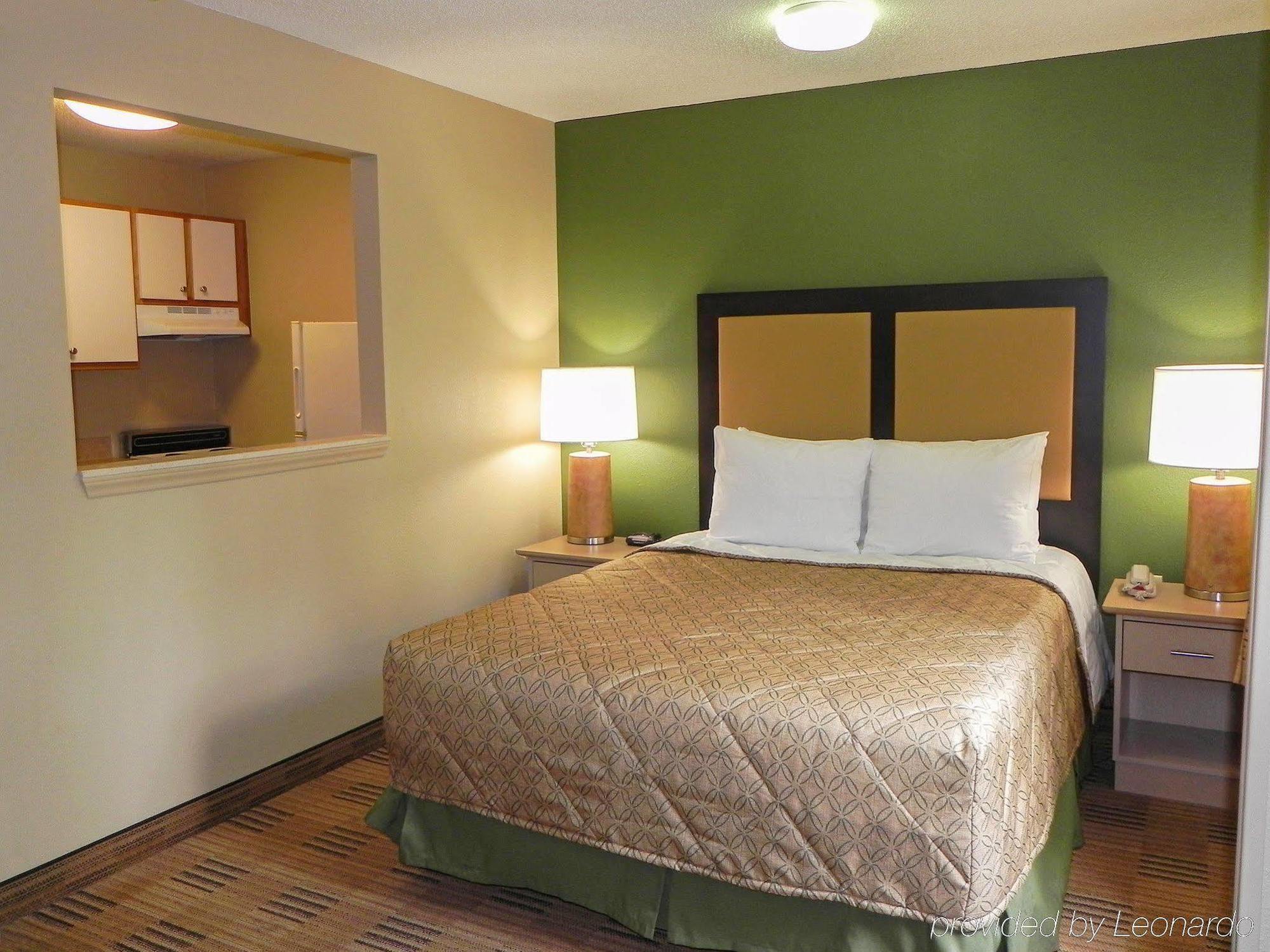 Extended America Select - - Tyvola Rd - Executive Park Hotel 2*