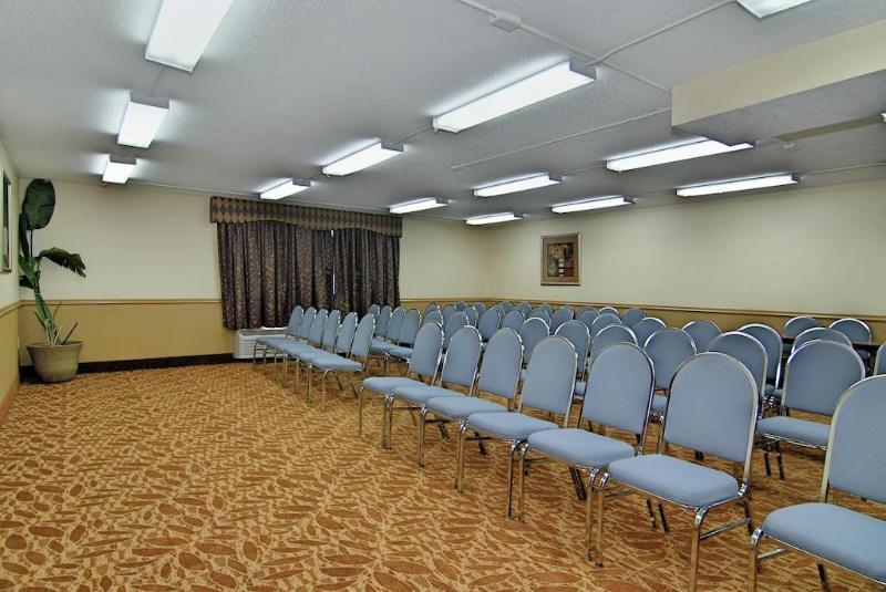 Comfort Airport Uptown Inn 3*