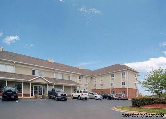 Suburban Near Of North Carolina-charlotte Charlotte