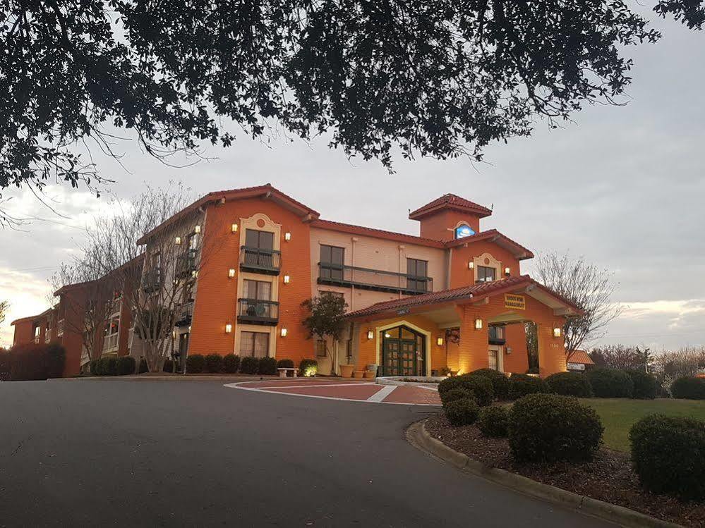 America's Value Hotel