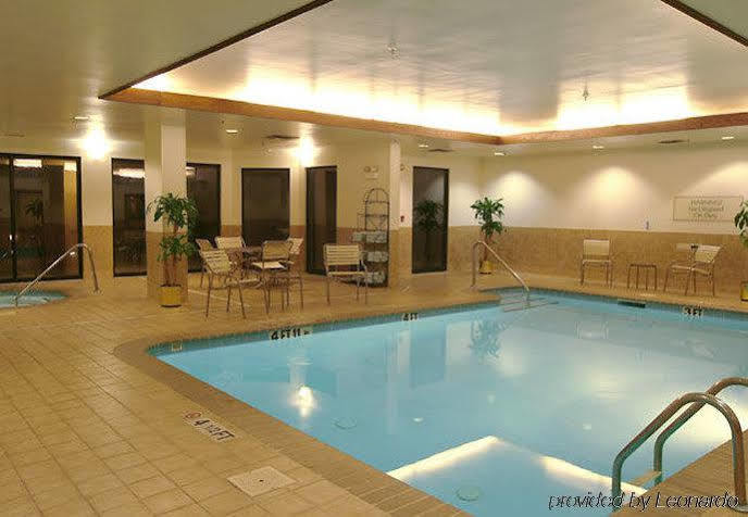 Courtyard Airport North Hotel