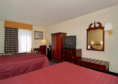 Hotel Quality Inn Charlotte 3*