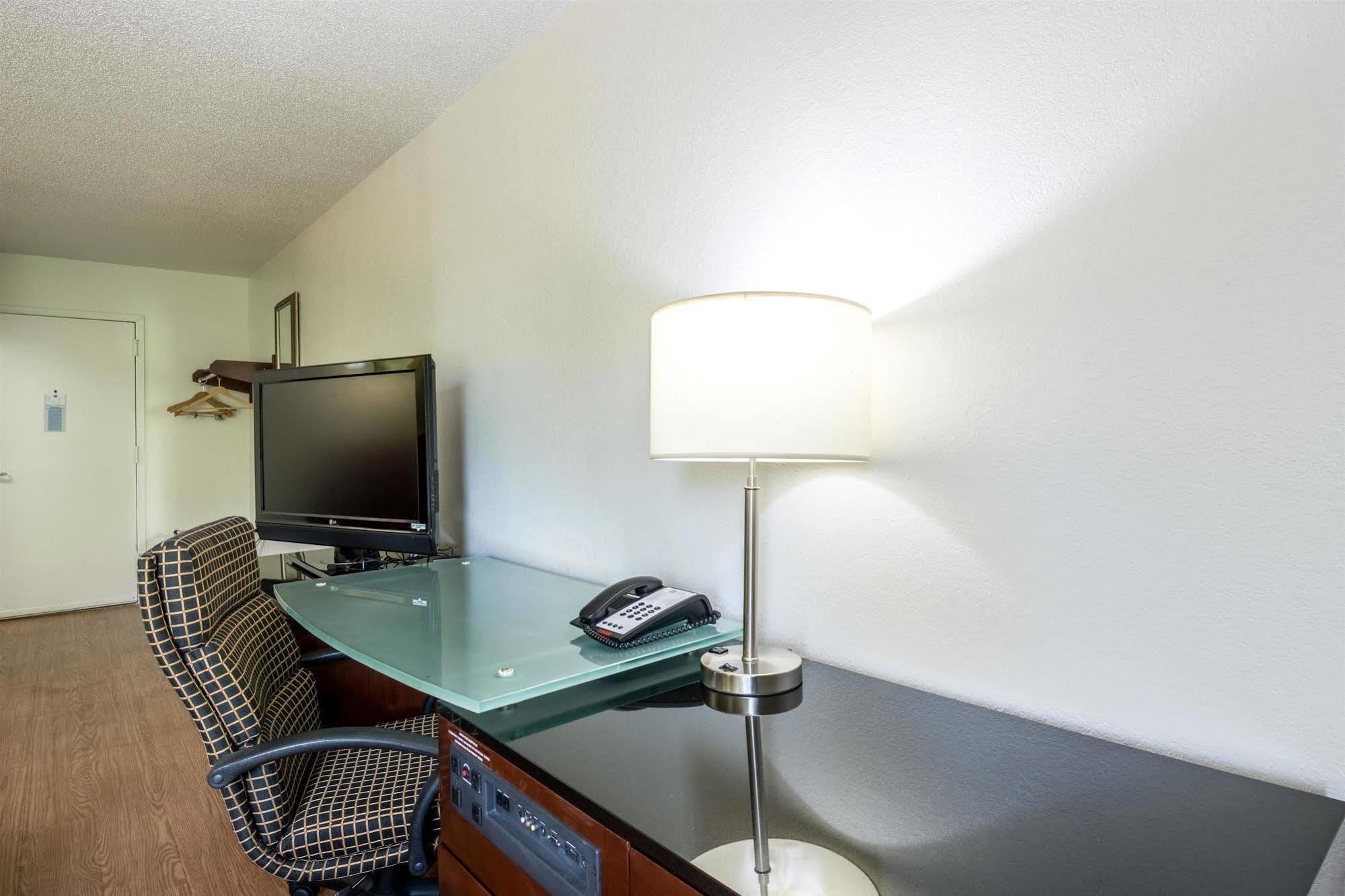 Econo Airport Near Billy Graham Parkway 2* Charlotte