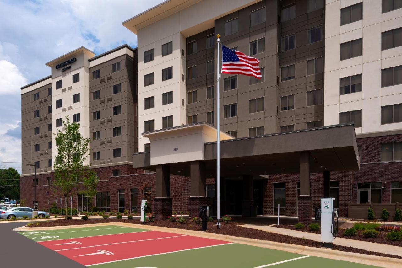 By Marriott Northlake Hotel