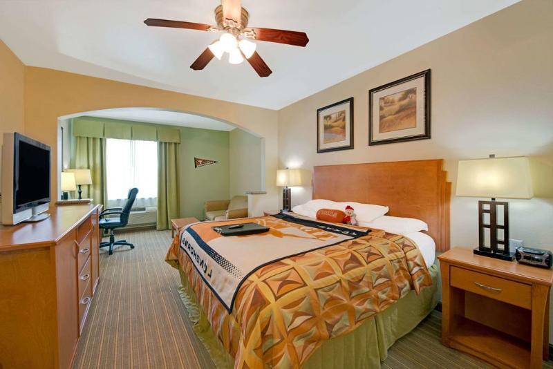 Rodeway Airport Area Inn