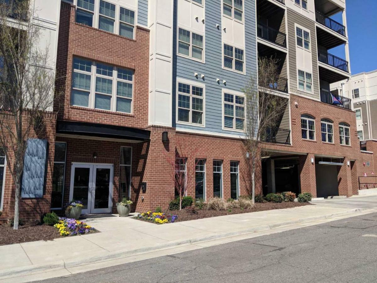 Frontdesk Cedar Flats Apts Uptown Apartment Charlotte