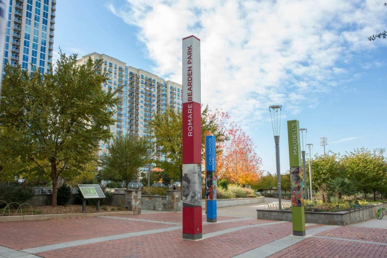 Frontdesk Cedar Flats Apts Uptown * Charlotte