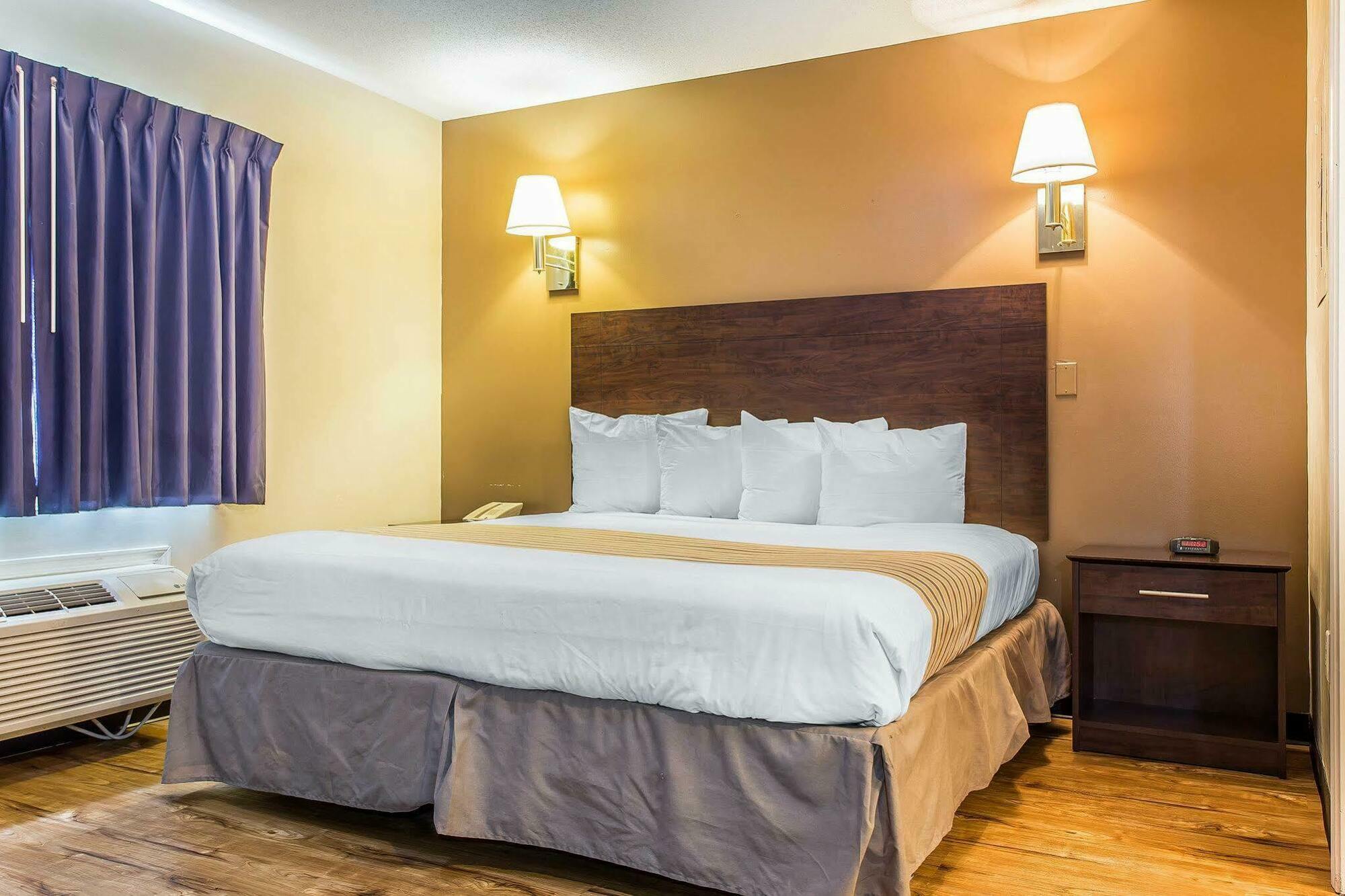 Hotel Suburban Near Of North Carolina-charlotte