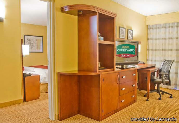 Courtyard Airport North 3* Charlotte