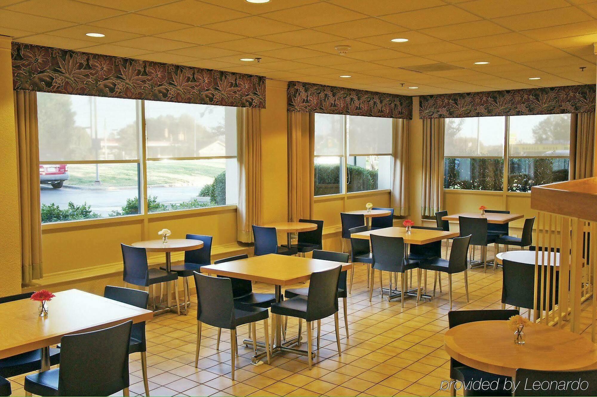 Clt Airport & 3* Charlotte