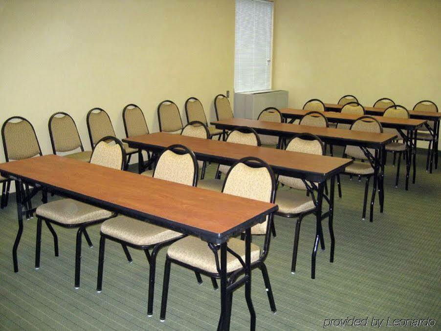 Hotel Clt Airport & 3*
