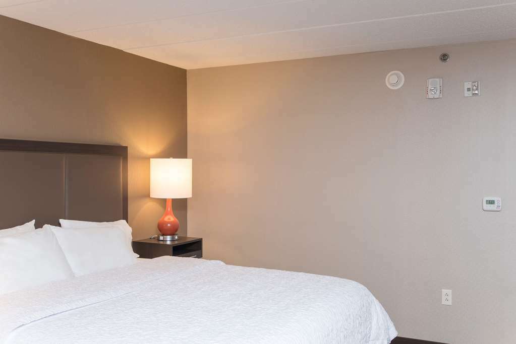 Hampton Place 3*