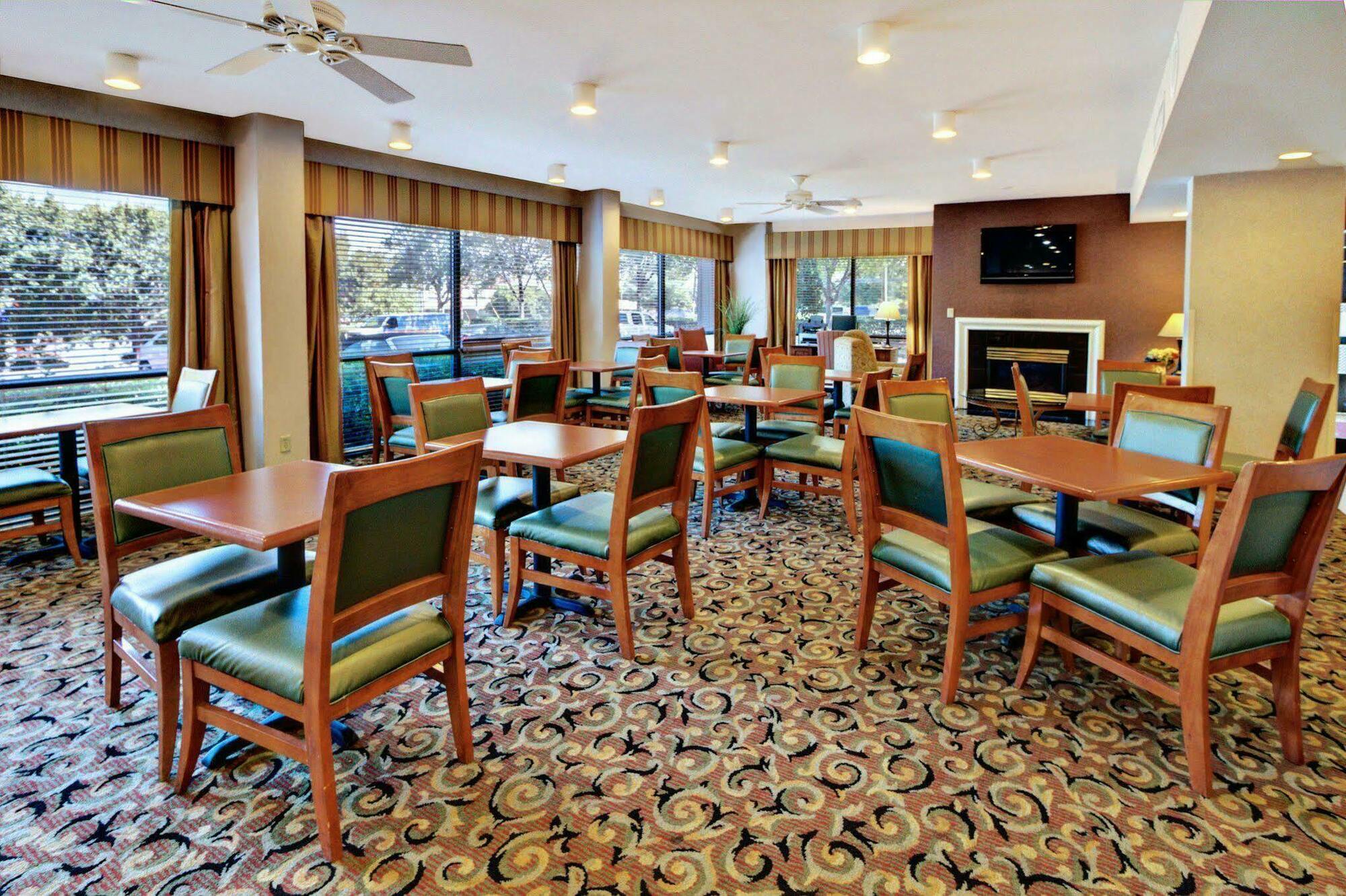 Hotel Hampton Place 3*