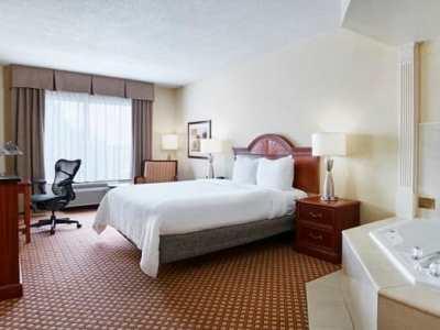 Hilton Garden North 3*