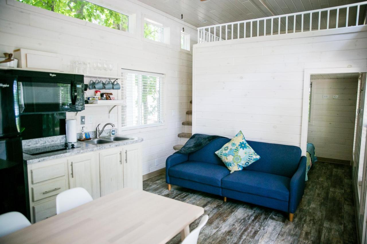Holiday home Waterfront Two Bedroom 17 On The #lake At Long Cove