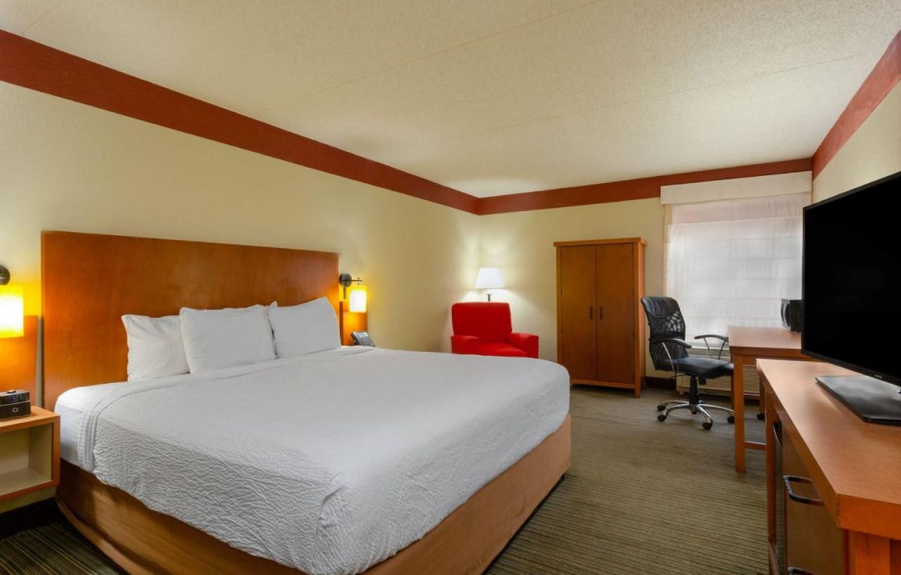 Hotel Clt Airport & 3*