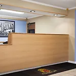 Super 8 By Wyndham Charlotte University