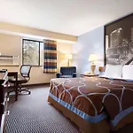 Super 8 By Wyndham Charlotte University