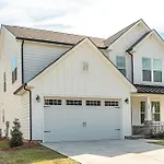 New! Lux. 4Br Home W/ Grill, Office & Huge Yard