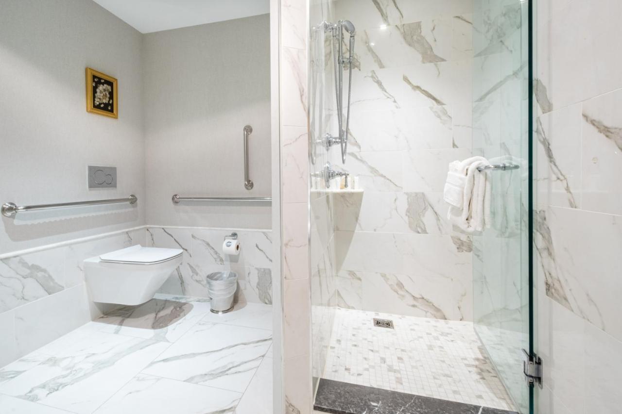 The Ivey's Hotel 5*