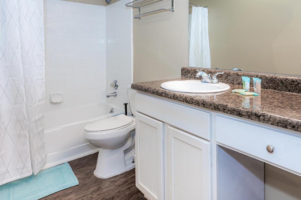 Viagem - - Bright 2br W/gym+pool+parking Apartment Charlotte