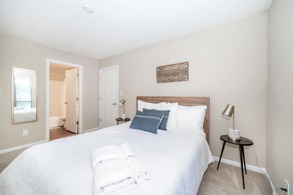 Apartment Viagem - - Bright 2br W/gym+pool+parking