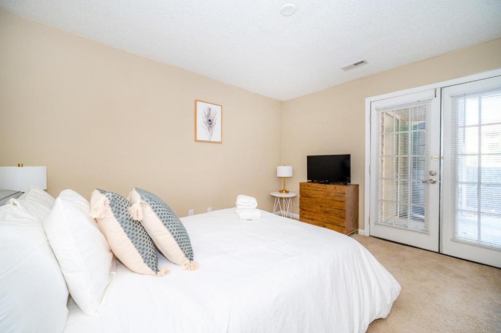 Viagem - - Bright 2br W/gym+pool+parking * Charlotte