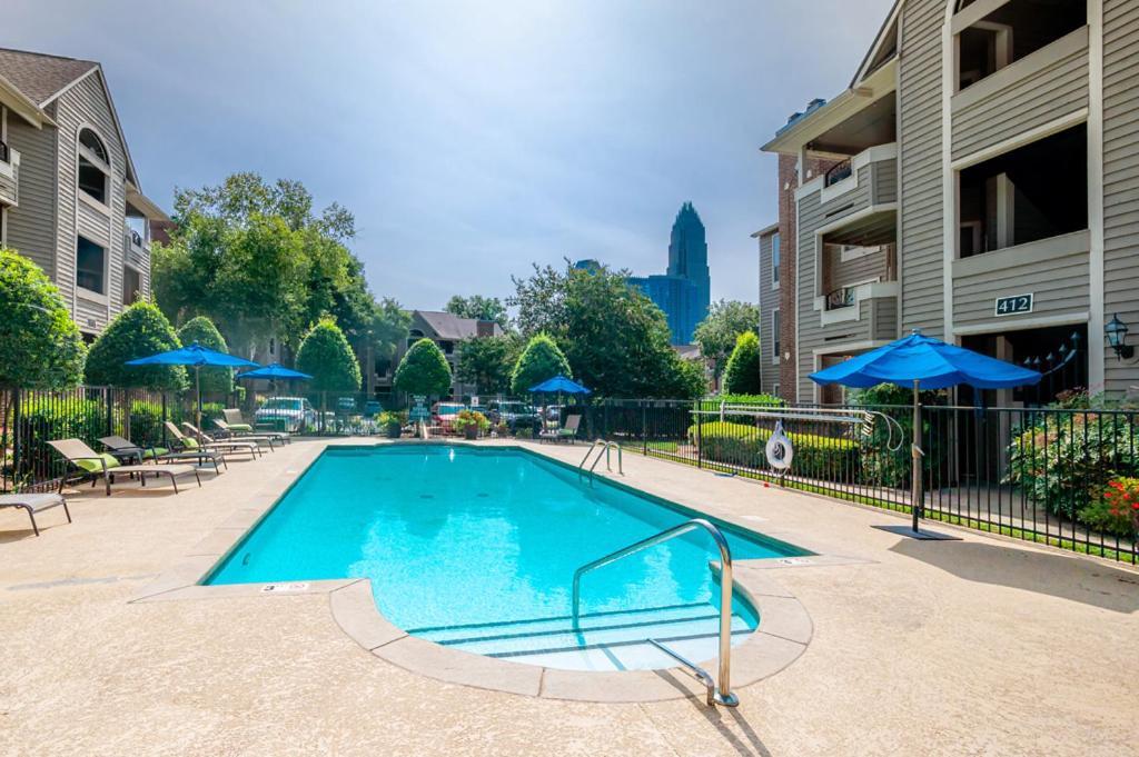Apartment Viagem - - Bright 2br W/gym+pool+parking Charlotte