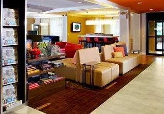 Courtyard Center 3*