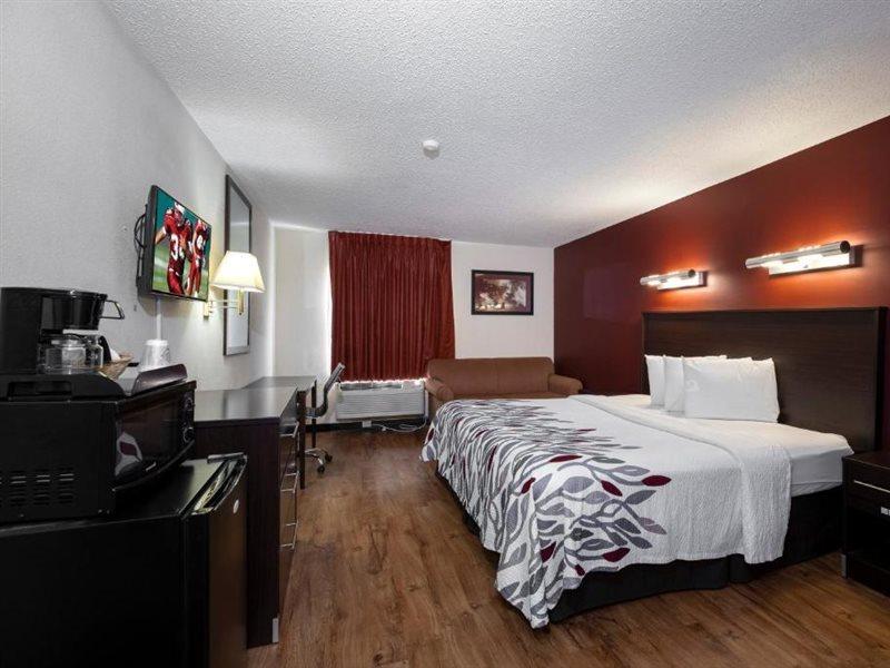Red Roof - Motel 2*