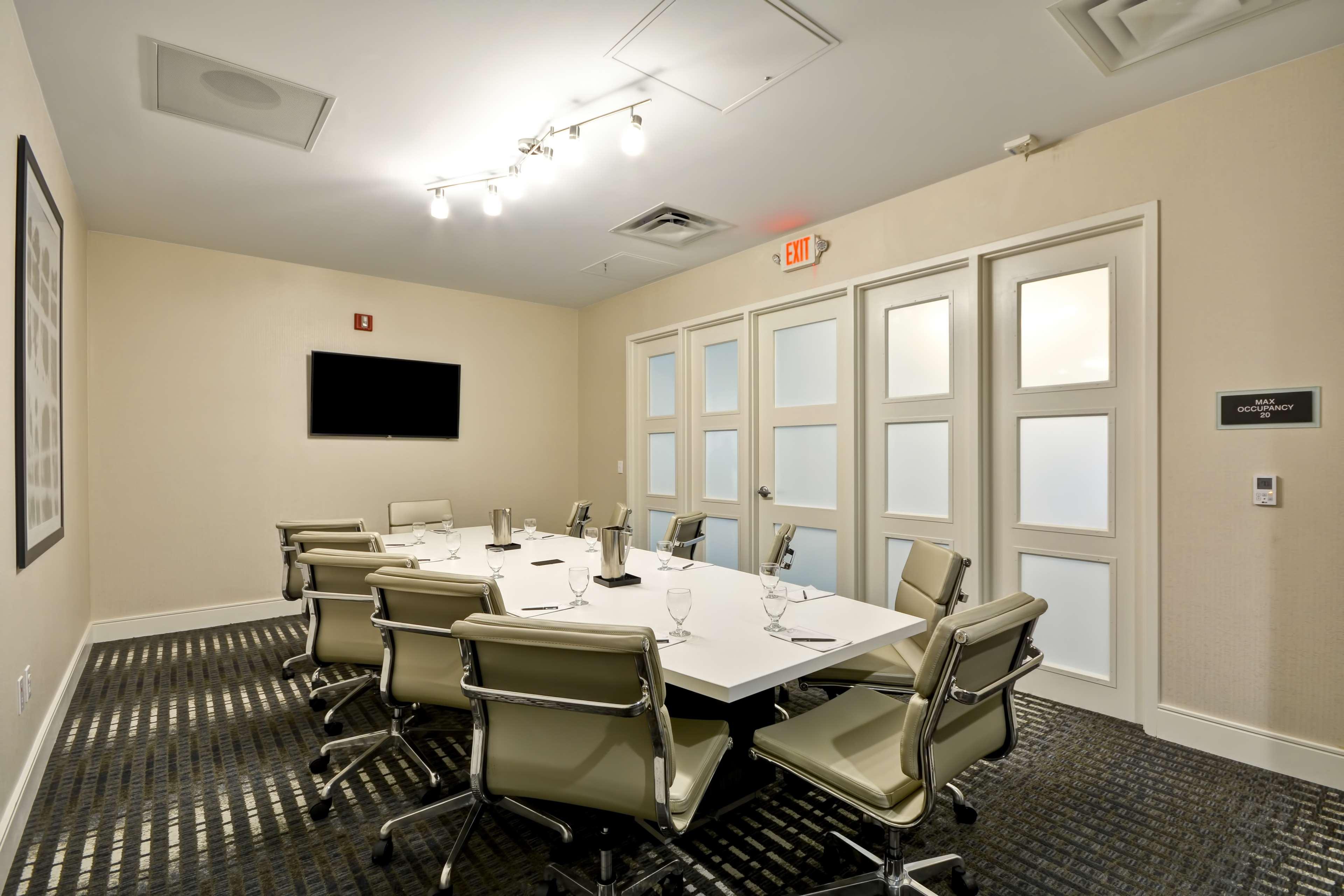 Embassy 3* Charlotte