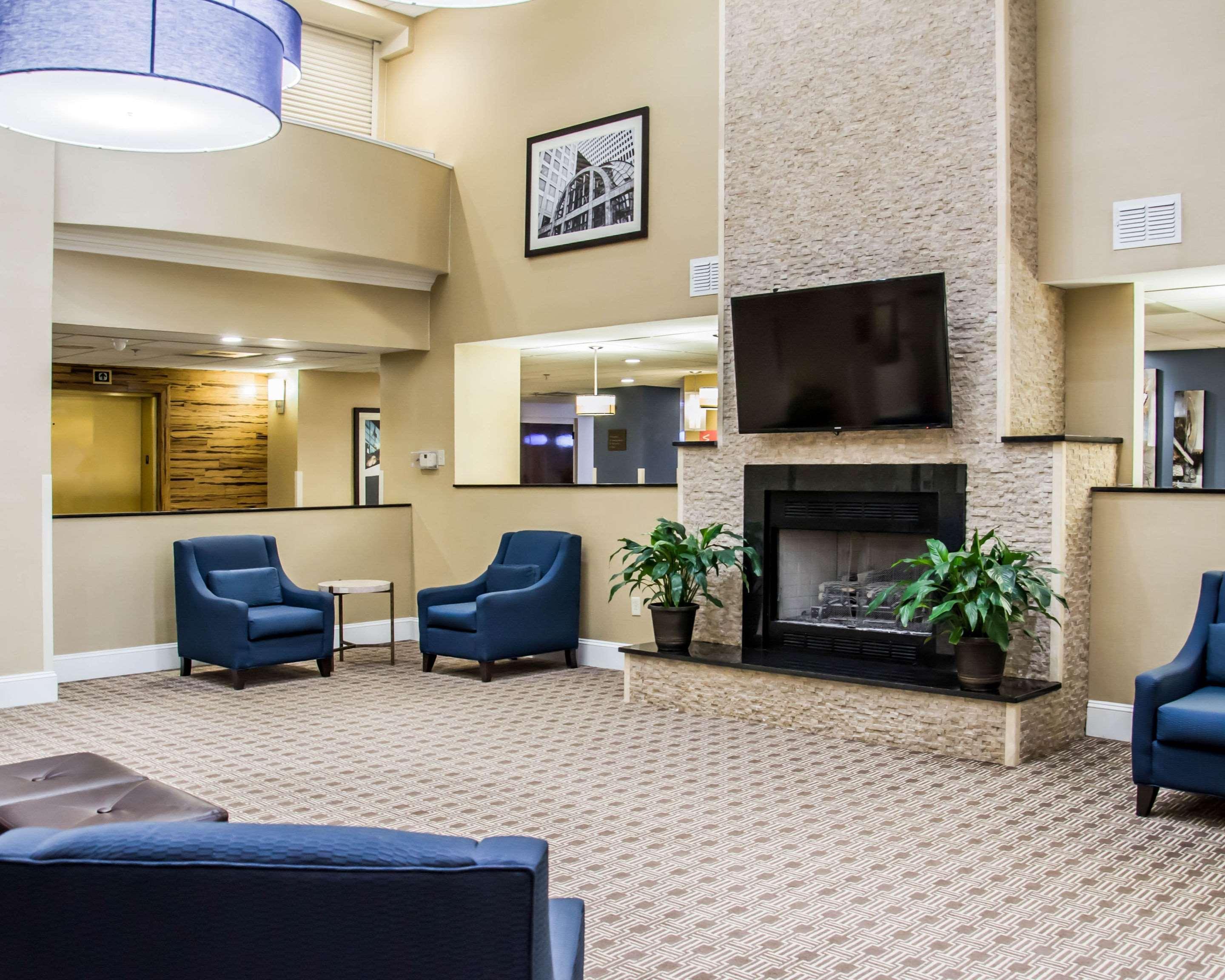 Comfort - Research Park Hotel