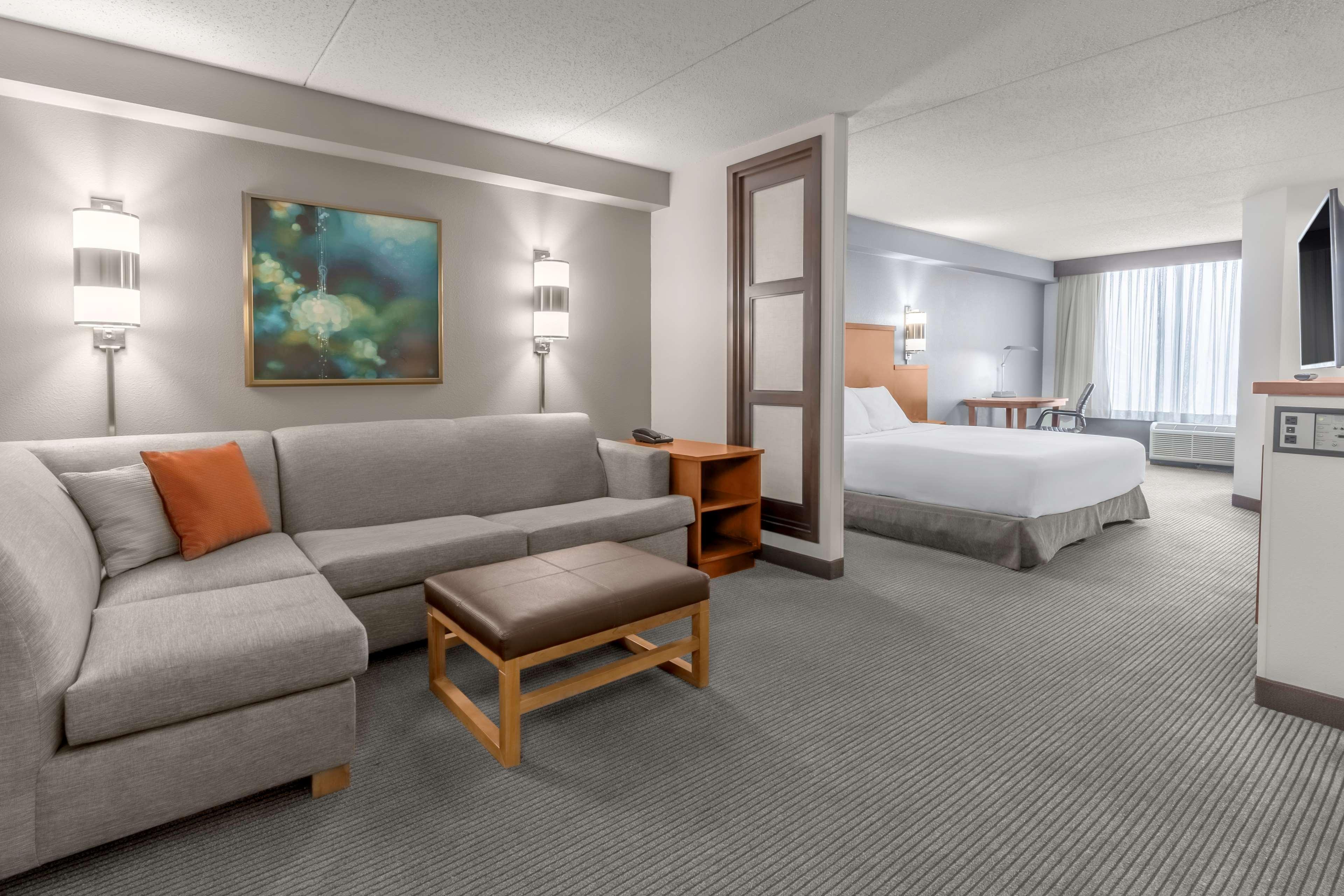 Hotel Hyatt Place Airport Billy Graham Parkway 3*