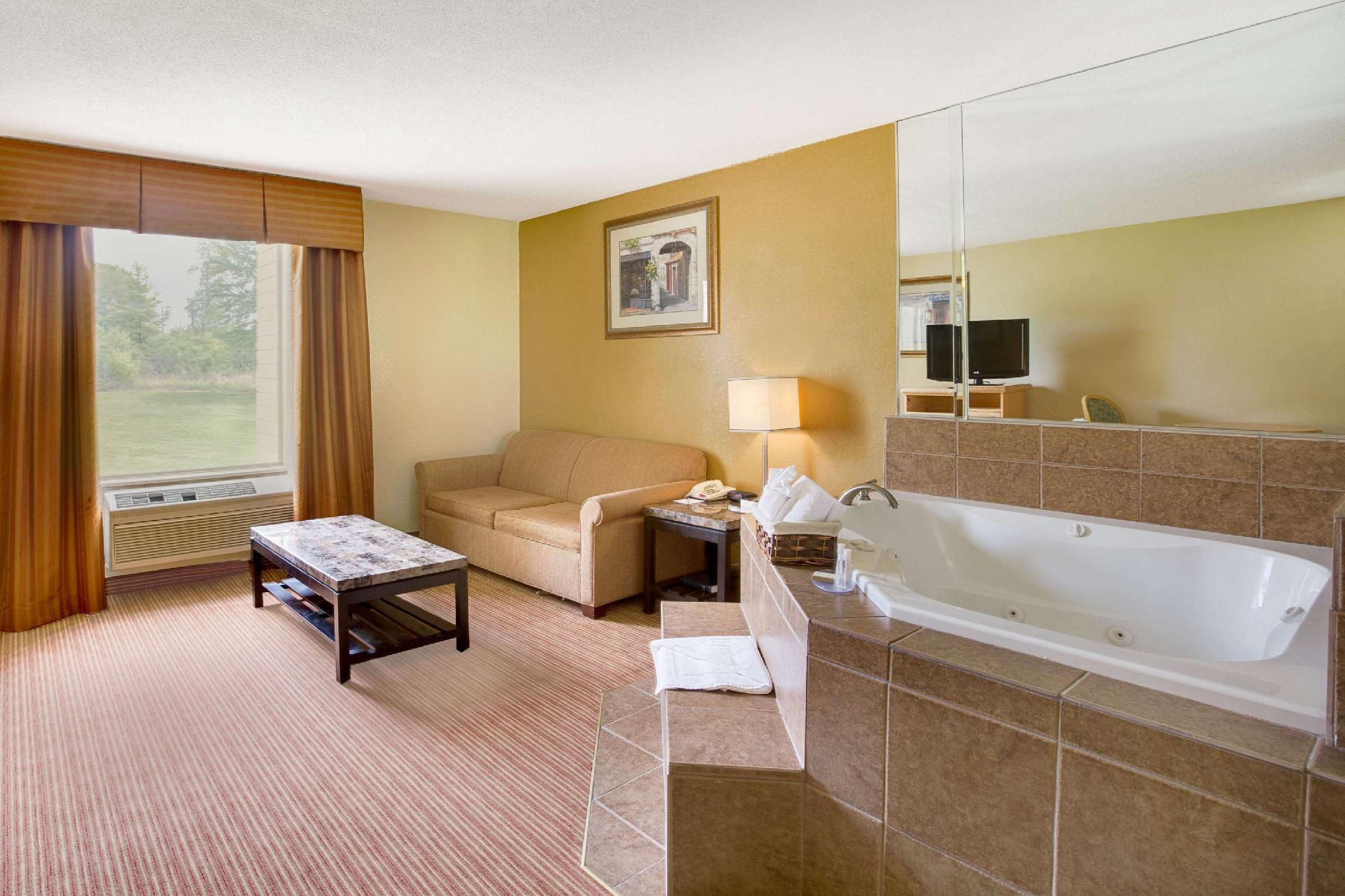 Baymont By Wyndham Charlotte-airport Coliseum