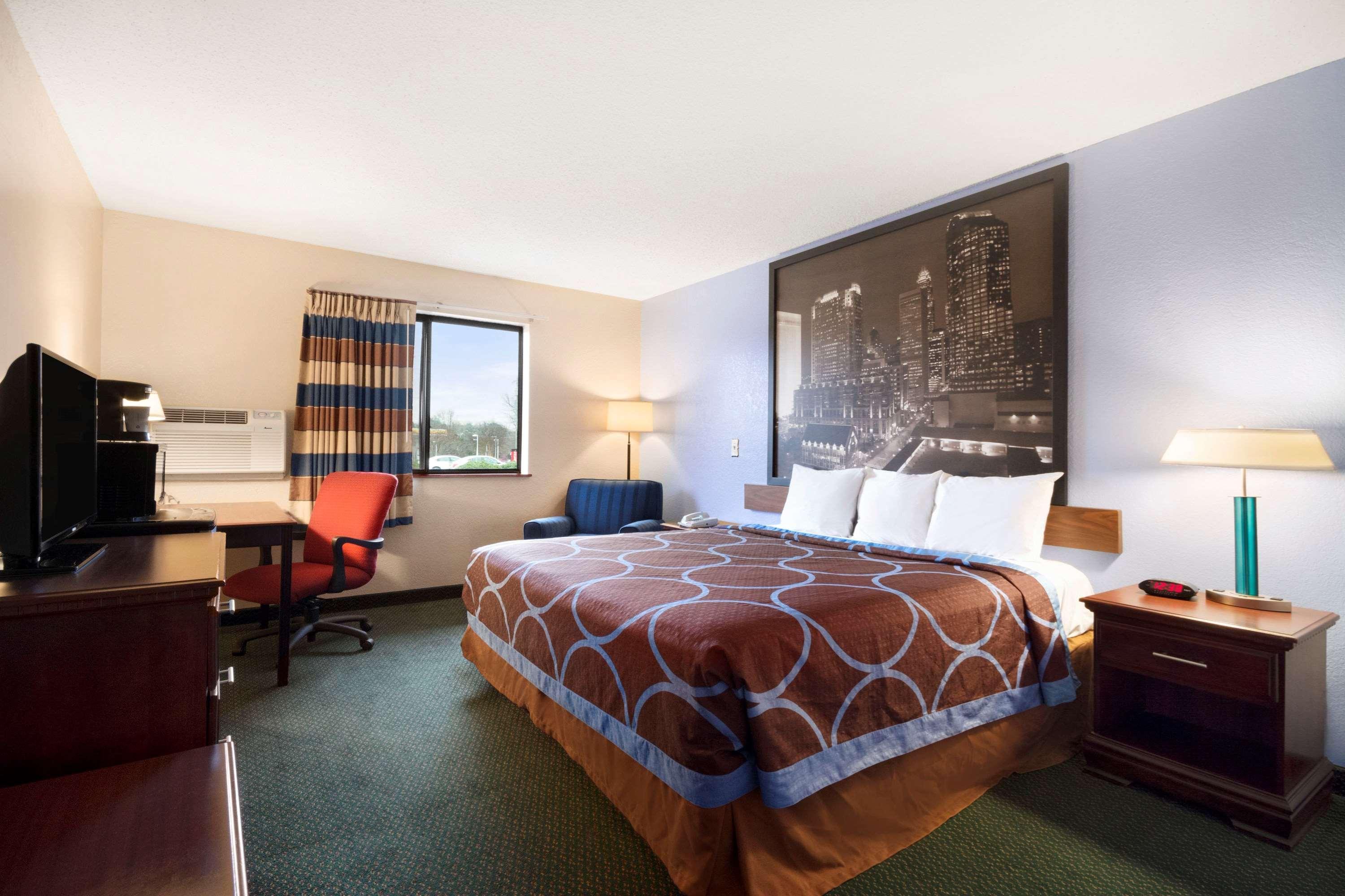 Super 8 By Wyndham 2* Charlotte