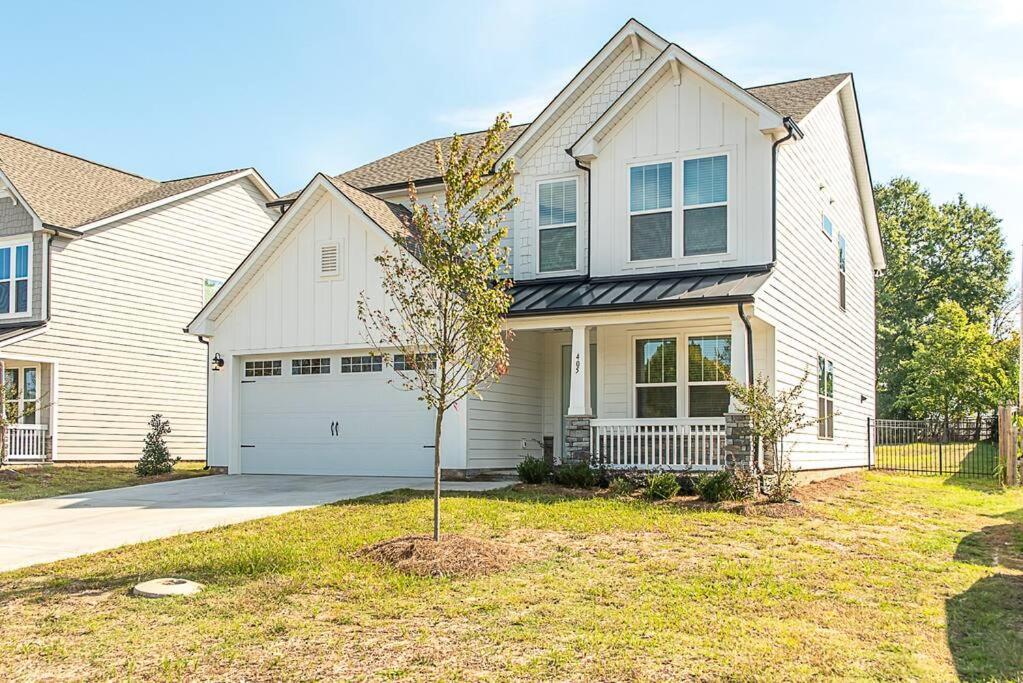 Holiday home New! Lux. 4br W/ Grill, Office & Huge Yard *