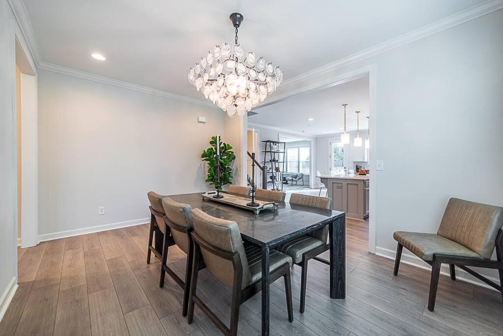 New! Lux. 4br W/ Grill, Office & Huge Yard *