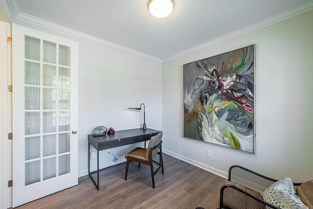 New! Lux. 4br W/ Grill, Office & Huge Yard * Charlotte