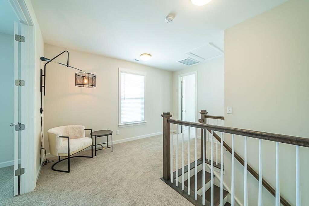 New! Lux. 4br W/ Grill, Office & Huge Yard *