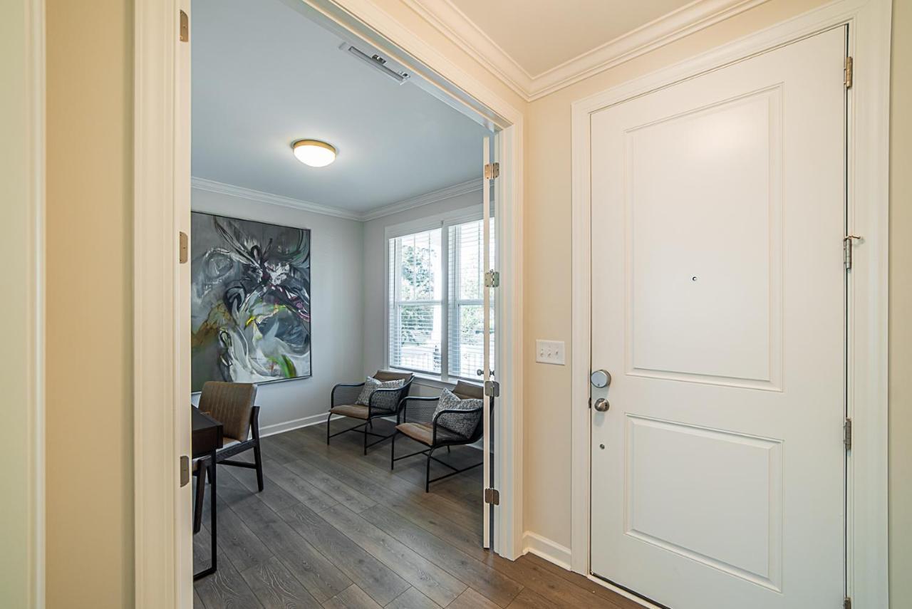 New! Lux. 4br W/ Grill, Office & Huge Yard *