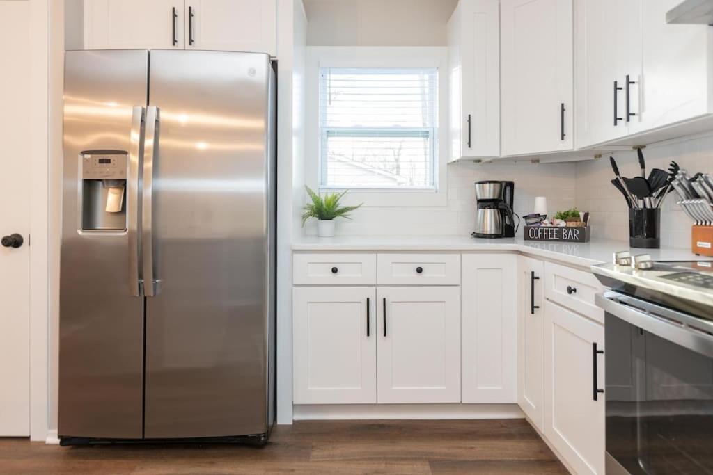 Holiday home 3 Mi To City & Pet Friendly & Quiet Neighborhood